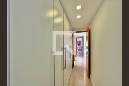 Apartamento à venda com 161m², 3 quartos e 2 vagas Apartamento à venda com 161m², 3 quartos e 2 vagasSuíte 1 - Corredor