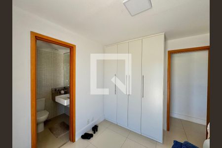 Apartamento à venda com 161m², 3 quartos e 2 vagas Apartamento à venda com 161m², 3 quartos e 2 vagasSuíte 2
