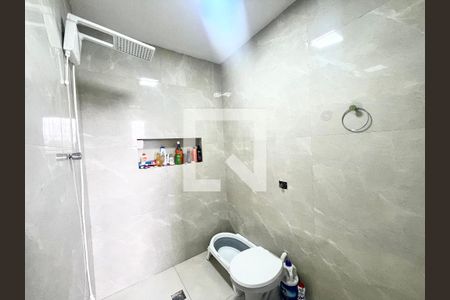 Casa à venda com 150m², 2 quartos e 2 vagas Casa à venda com 150m², 2 quartos e 2 vagasBanheiro da Suíte