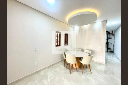Sala andar inferior de casa à venda com 2 quartos, 150m² em Jardim Diana, Várzea Paulista