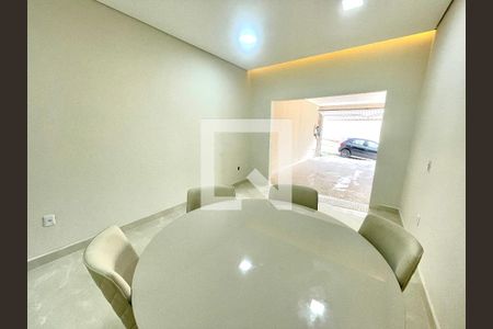 Sala andar inferior de casa à venda com 2 quartos, 150m² em Jardim Diana, Várzea Paulista