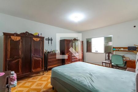 Casa à venda com 275m², 4 quartos e 4 vagasSuíte