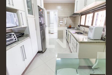 Apartamento para alugar com 140m², 4 quartos e 2 vagas Apartamento para alugar com 140m², 4 quartos e 2 vagasCozinha