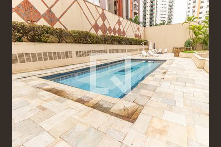 Apartamento para alugar com 140m², 4 quartos e 2 vagas Apartamento para alugar com 140m², 4 quartos e 2 vagasÁrea comum - Piscina