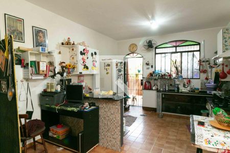 Casa à venda com 185m², 2 quartos e 4 vagas Casa à venda com 185m², 2 quartos e 4 vagasCozinha