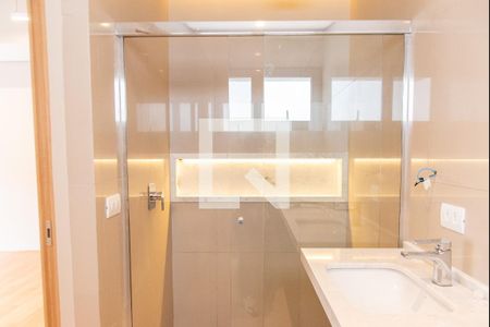 Casa de condomínio para alugar com 150m², 3 quartos e 2 vagas Casa de condomínio para alugar com 150m², 3 quartos e 2 vagasBanheiro da suíte