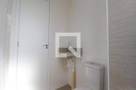Apartamento para alugar com 64m², 2 quartos e 1 vaga Apartamento para alugar com 64m², 2 quartos e 1 vagaBanheiro da Suíte