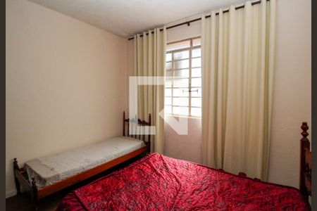 Quarto 1 de casa à venda com 4 quartos, 320m² em Carlos Prates, Belo Horizonte