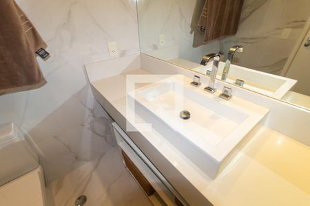 Apartamento à venda com 178m², 3 quartos e 3 vagasBanheiro da Suíte 1