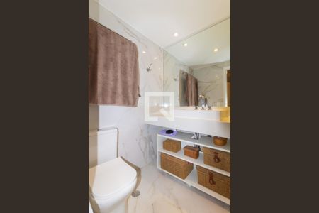 Apartamento à venda com 178m², 3 quartos e 3 vagasBanheiro da Suíte 1