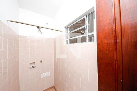 Casa para alugar com 70m², 2 quartos e 3 vagas Casa para alugar com 70m², 2 quartos e 3 vagasBanheiro