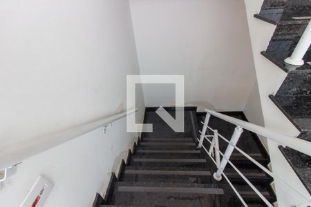 Apartamento para alugar com 38m², 2 quartos e sem vagaEscada