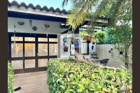 Casa de condomínio à venda com 130m², 2 quartos e 2 vagas Casa de condomínio à venda com 130m², 2 quartos e 2 vagasPlaquinha Quinto Andar