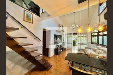 Sala de casa de condomínio à venda com 2 quartos, 130m² em Vargem Grande, Rio de Janeiro