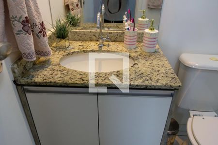 Apartamento à venda com 57m², 2 quartos e 1 vaga Apartamento à venda com 57m², 2 quartos e 1 vagaBanheiro