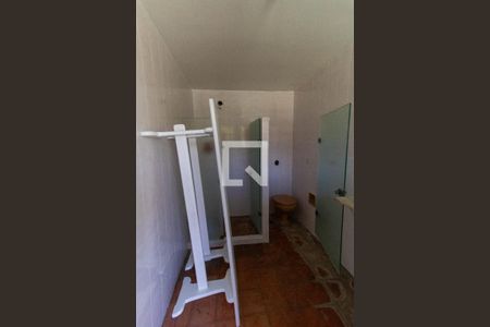 Casa à venda com 1500m², 5 quartos e 3 vagas Casa à venda com 1500m², 5 quartos e 3 vagasBanheiro Externo