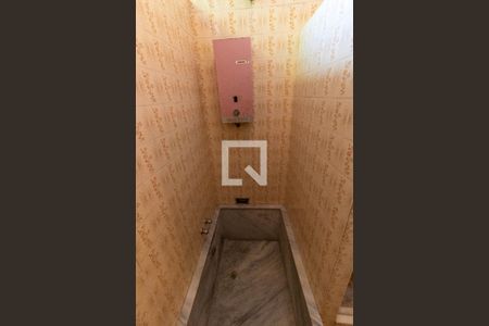 Casa à venda com 1500m², 5 quartos e 3 vagas Casa à venda com 1500m², 5 quartos e 3 vagasBanheiro Social