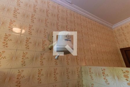 Casa à venda com 1500m², 5 quartos e 3 vagas Casa à venda com 1500m², 5 quartos e 3 vagasChuveiro do Banheiro Social