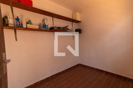 Casa à venda com 1500m², 5 quartos e 3 vagas Casa à venda com 1500m², 5 quartos e 3 vagasQuarto de Serviço