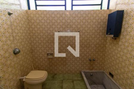 Casa à venda com 1500m², 5 quartos e 3 vagas Casa à venda com 1500m², 5 quartos e 3 vagasBanheiro da Suíte