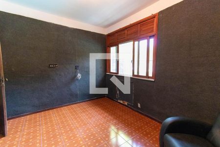 Casa à venda com 1500m², 5 quartos e 3 vagas Casa à venda com 1500m², 5 quartos e 3 vagasQuarto 4