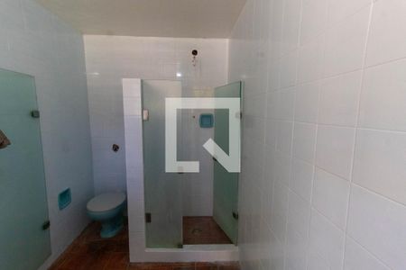 Casa à venda com 1500m², 5 quartos e 3 vagas Casa à venda com 1500m², 5 quartos e 3 vagasBanheiro Externo