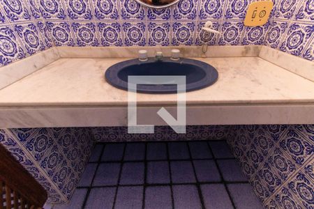 Casa à venda com 1500m², 5 quartos e 3 vagas Casa à venda com 1500m², 5 quartos e 3 vagasLavabo