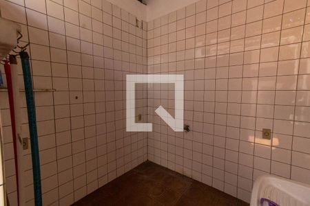 Casa à venda com 1500m², 5 quartos e 3 vagas Casa à venda com 1500m², 5 quartos e 3 vagasÁrea de Serviço