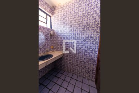 Casa à venda com 1500m², 5 quartos e 3 vagas Casa à venda com 1500m², 5 quartos e 3 vagasLavabo