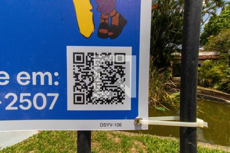 Casa à venda com 1500m², 5 quartos e 3 vagas Casa à venda com 1500m², 5 quartos e 3 vagasPlaquinha