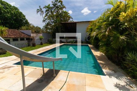 Casa à venda com 1500m², 5 quartos e 3 vagas Casa à venda com 1500m², 5 quartos e 3 vagasPiscina