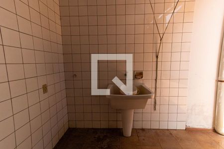 Casa à venda com 1500m², 5 quartos e 3 vagas Casa à venda com 1500m², 5 quartos e 3 vagasÁrea de Serviço