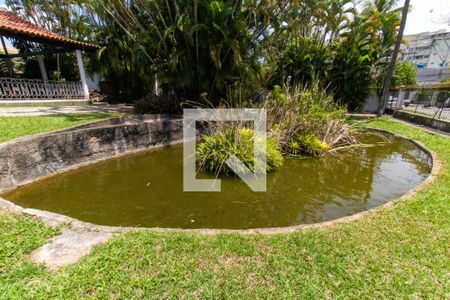 Casa à venda com 1500m², 5 quartos e 3 vagas Casa à venda com 1500m², 5 quartos e 3 vagasLago