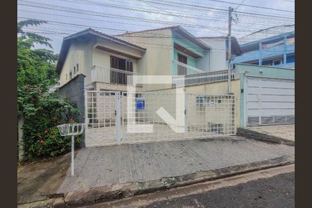 Casa à venda com 97m², 3 quartos e 2 vagasFachada