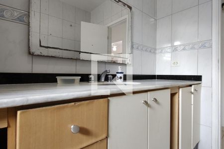 Casa de condomínio à venda com 250m², 5 quartos e 2 vagasBanheiro 2