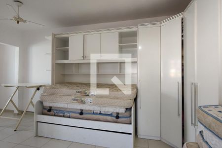 Casa de condomínio à venda com 250m², 5 quartos e 2 vagasQuarto 4 - Suíte