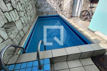 Casa de condomínio à venda com 250m², 5 quartos e 2 vagasPiscina