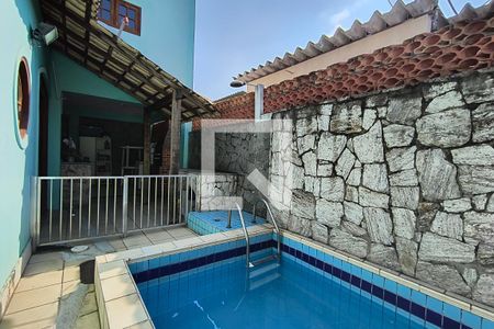 Casa de condomínio à venda com 250m², 5 quartos e 2 vagasPiscina