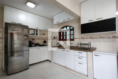 Casa de condomínio à venda com 250m², 5 quartos e 2 vagasCozinha - Armários