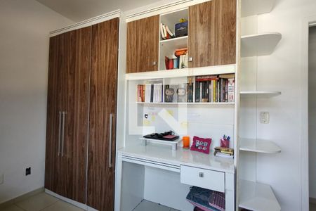 Casa de condomínio à venda com 250m², 5 quartos e 2 vagasQuarto 2