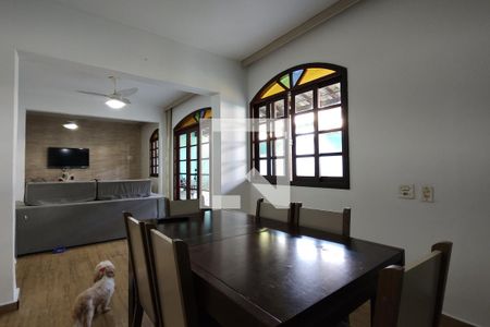 Casa de condomínio à venda com 250m², 5 quartos e 2 vagasSala de Jantar