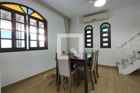 Casa de condomínio à venda com 250m², 5 quartos e 2 vagasSala de Jantar