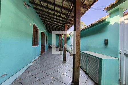 Casa de condomínio à venda com 250m², 5 quartos e 2 vagasVaranda