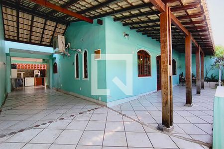 Casa de condomínio à venda com 250m², 5 quartos e 2 vagasFachada