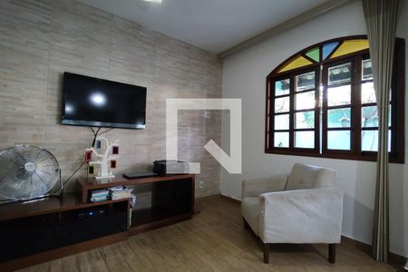 Sala de casa de condomínio à venda com 5 quartos, 250m² em Taquara, Rio de Janeiro