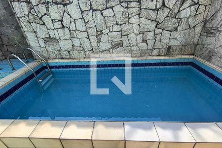 Casa de condomínio à venda com 250m², 5 quartos e 2 vagasPiscina
