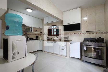 Casa de condomínio à venda com 250m², 5 quartos e 2 vagasCozinha - Armários