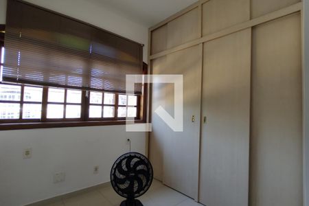 Casa de condomínio à venda com 250m², 5 quartos e 2 vagasCloset do quarto 5