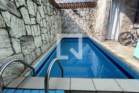 Casa de condomínio à venda com 250m², 5 quartos e 2 vagasPiscina