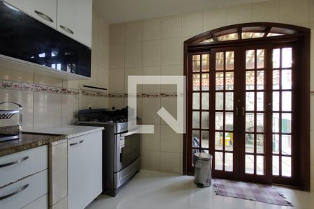 Casa de condomínio à venda com 250m², 5 quartos e 2 vagasCozinha - Armários